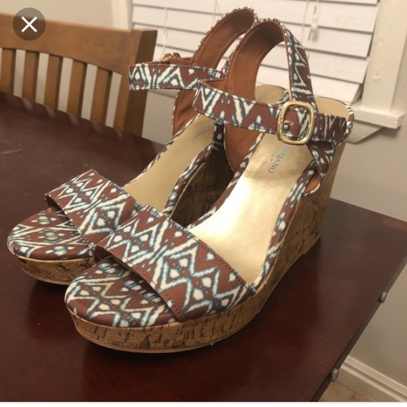 Christian Siriano Tribal pattern wedges - Picture 2 of 8